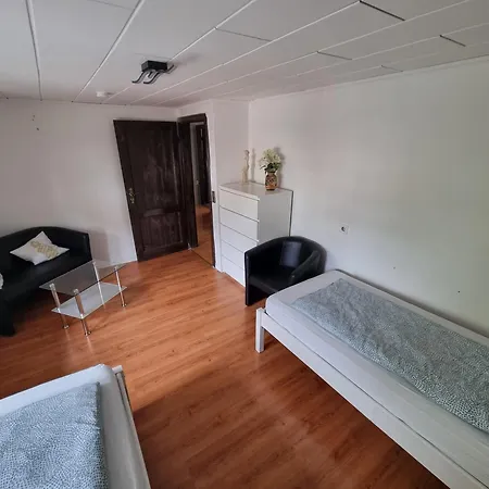 Apartment Ferienwohnung/monteurwohnung Im Herzen Von *